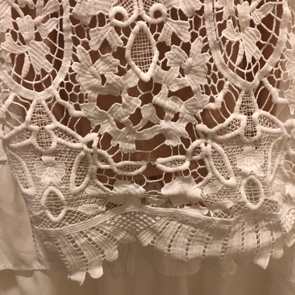 LACE DRESS - Picture 3 of 8